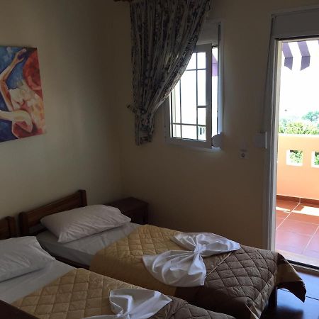 Toulipa Rooms Agia Ermioni エクステリア 写真