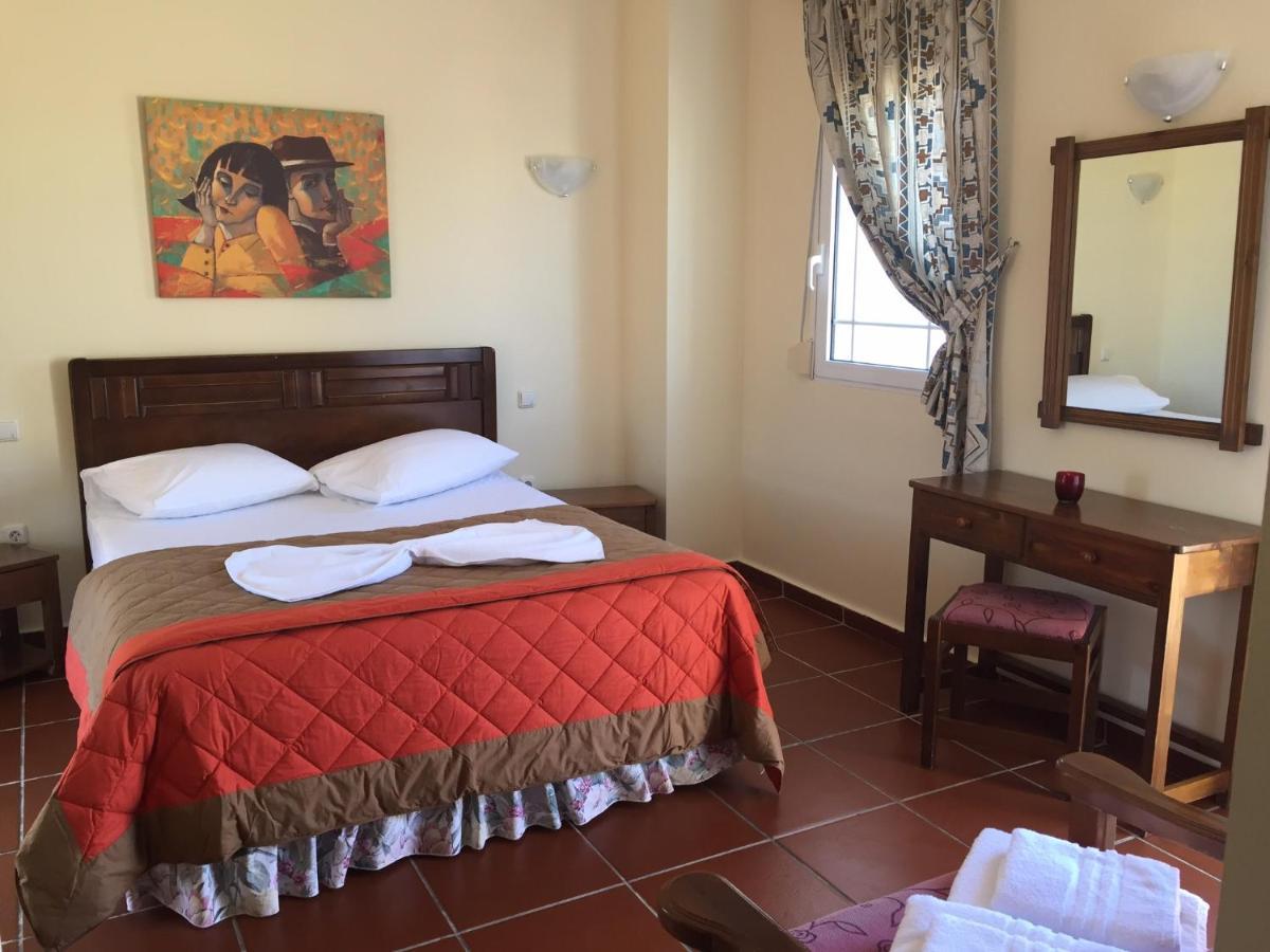 Toulipa Rooms Agia Ermioni エクステリア 写真