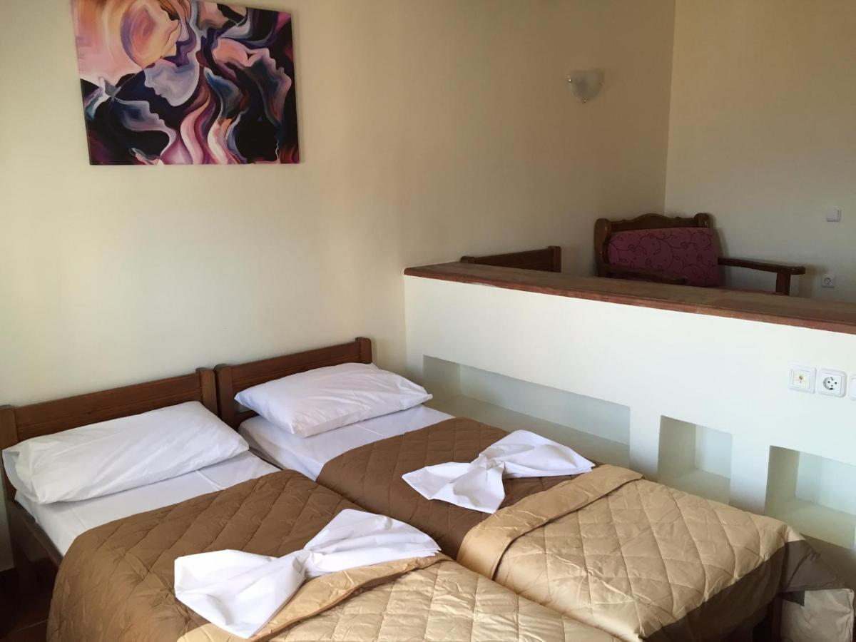 Toulipa Rooms Agia Ermioni エクステリア 写真