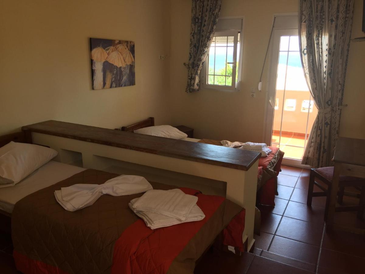 Toulipa Rooms Agia Ermioni エクステリア 写真