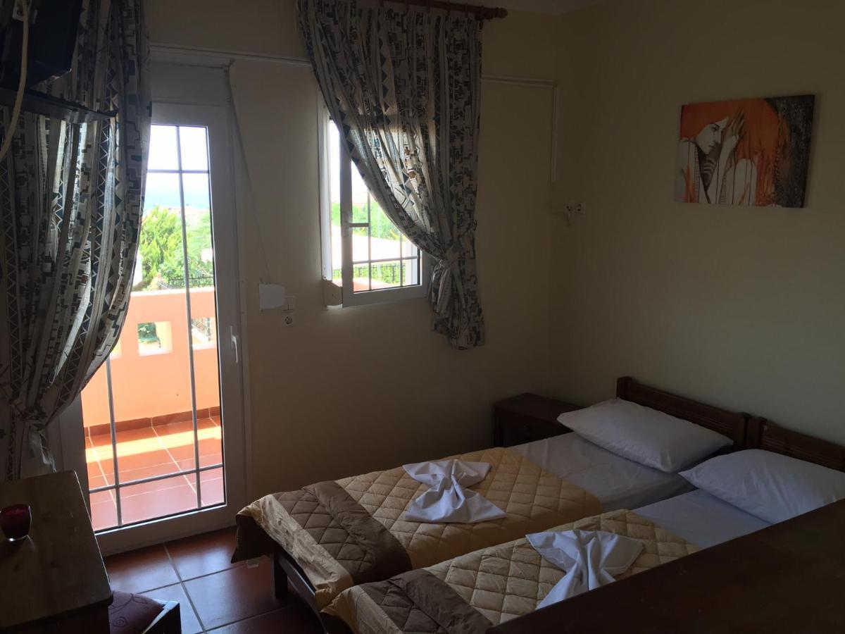 Toulipa Rooms Agia Ermioni エクステリア 写真