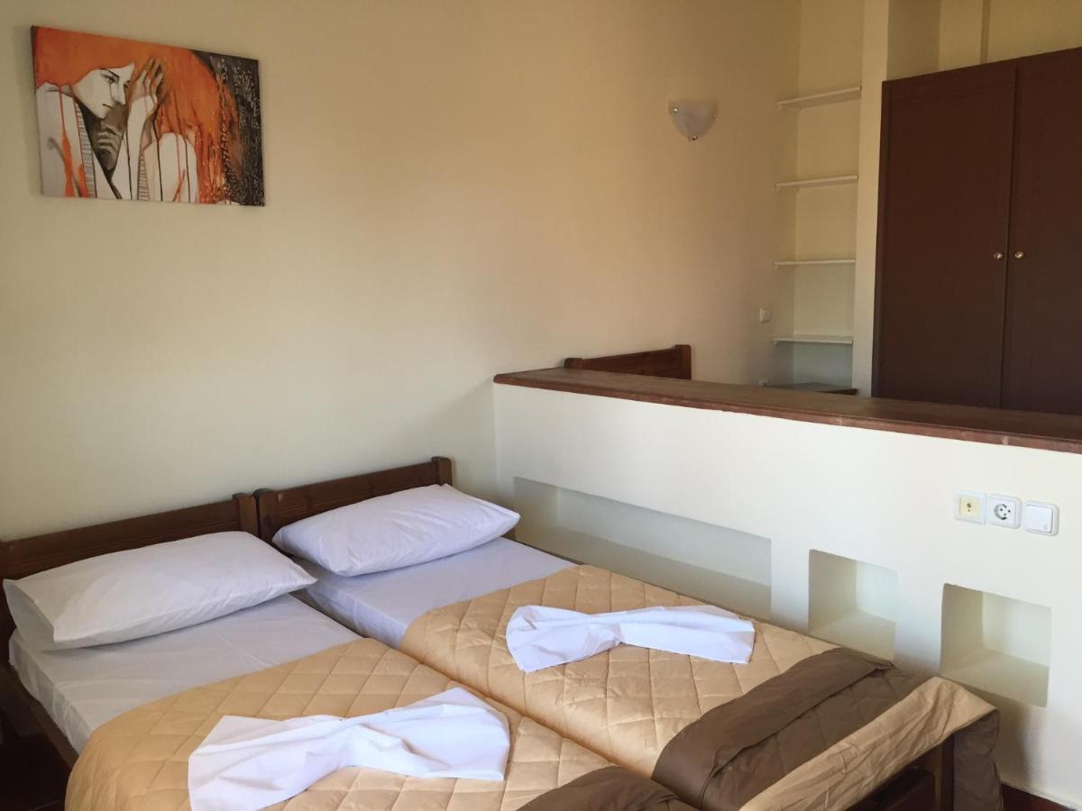 Toulipa Rooms Agia Ermioni エクステリア 写真
