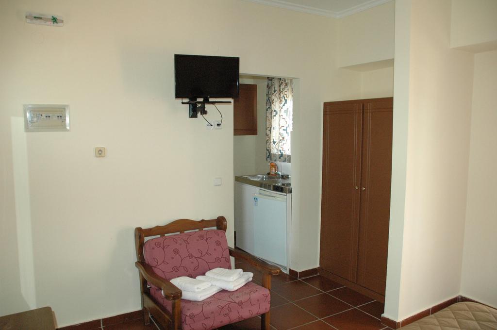 Toulipa Rooms Agia Ermioni エクステリア 写真